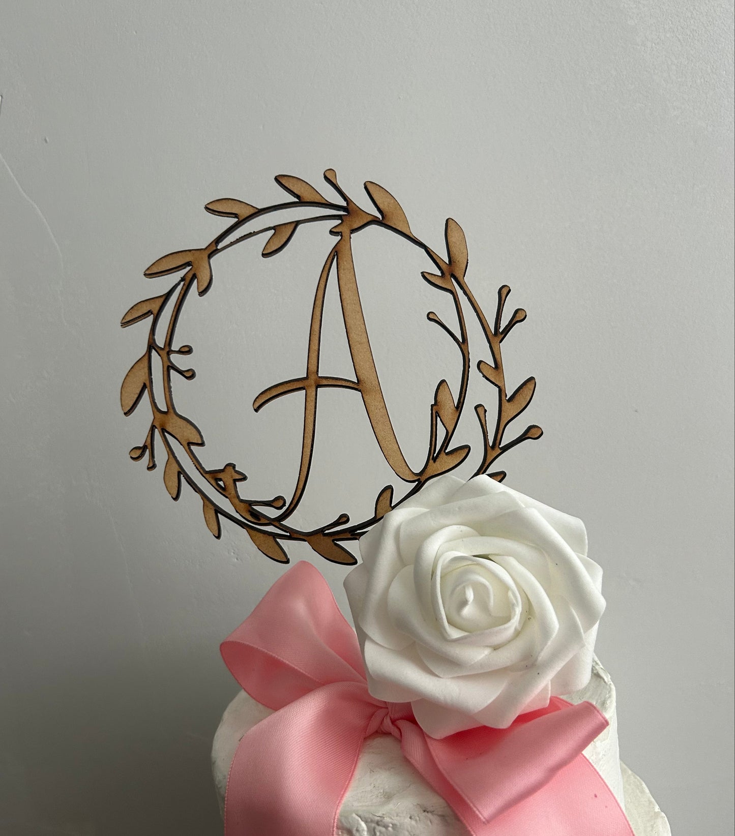 Personalized Single Wreath Monogram Cake Topper