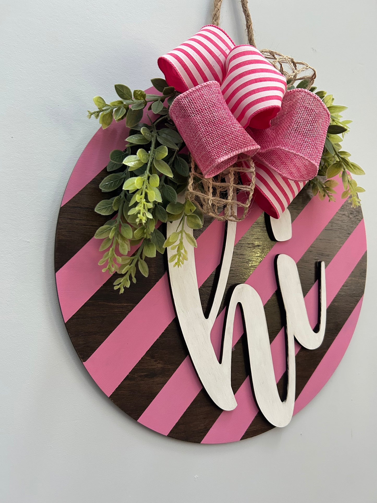Welcome Sign “Hi” 3D Wood Door Hanger Sign - Customizable Colors